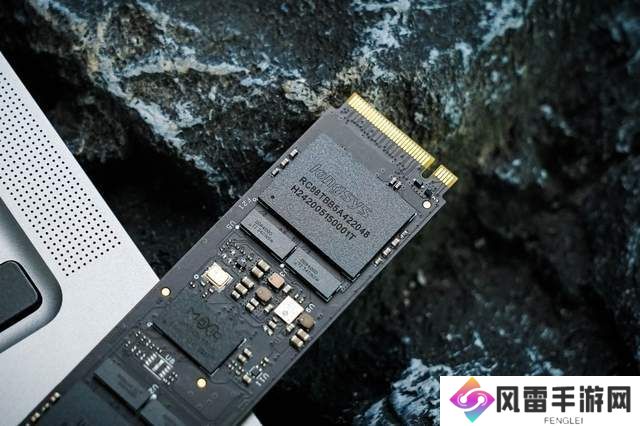 雷克沙ARES 8TB固态硬盘评测：超大容量，高性能存储新选择！
