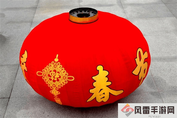 2025春晚机器人秧歌舞引爆热议，网友好奇：机器人也穿裤子？导演组回应